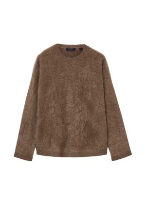 Brązowy sweter dzianinowy, okrągły dekolt, długie rękawy, miękka tekstura, lekko puszyste wykończenie, bez widocznych wzorów czy ozdób.