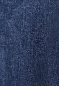 Thumbnail Image 9