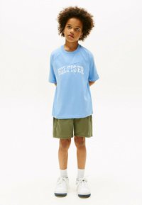 Tommy Hilfiger MIXED LOGO - T-shirts print - cloudy blue