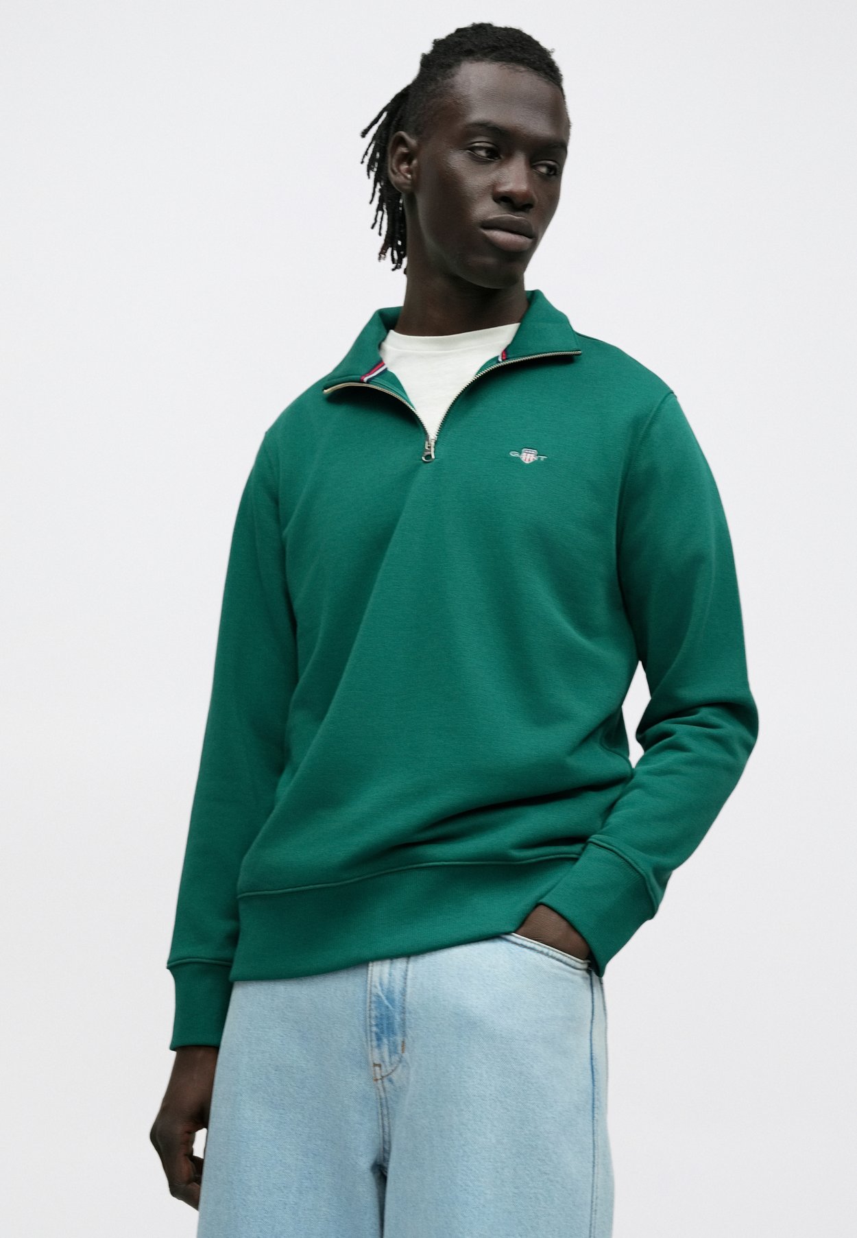 REG SHIELD HALF ZIP SWEAT