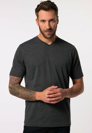 JP1880 GROSSE GRÖSSEN REINE V-AUSSCHNITT - T-shirt basique - charcoal gray melange