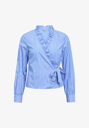 Blouse cache-cœur bleu clair à rayures verticales blanches, col en V volanté, manches longues avec poignets et fermeture à nouer sur le côté.
