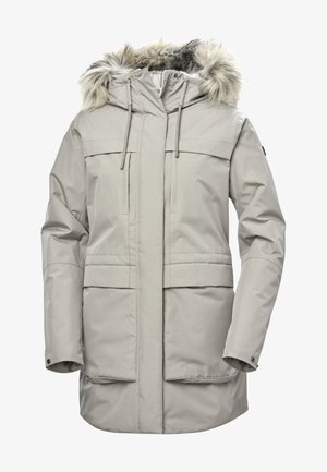 Parka de color gris claro con capucha de piel sintética desmontable, cierre de cremallera y botón, dos bolsillos frontales y puños ajustables. Tejido suave e impermeable.