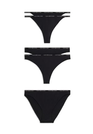 Τρία μαύρα γυναικεία εσώρουχα Tommy Hilfiger με ελαστικές ζώνες με λογότυπο σε λευκό φόντο.