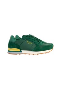 Zapatillas deportivas verdes que presentan una combinación de materiales lisos y texturizados, cordones, una suela acolchada y acentos multicolores en la suela exterior.