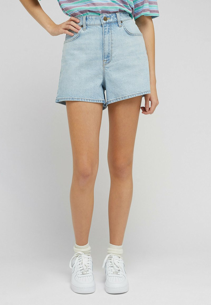caroll short jean
