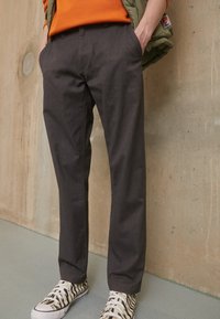 Volcom - FRICKIN MODERN STRET - Trousers - charcoal heather Thumbnail Image 1