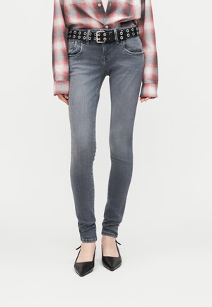JULITA - Vaqueros pitillo - gray shadow wash