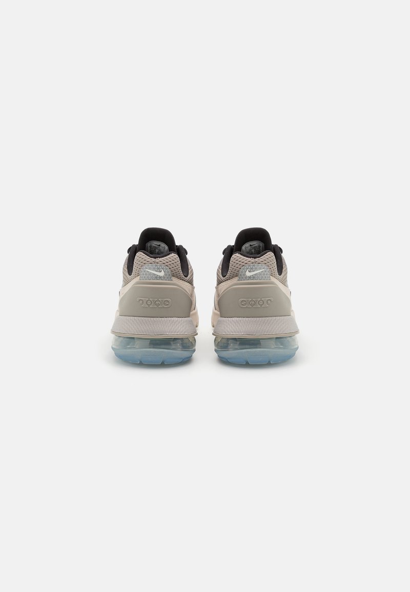 nude nike airmax