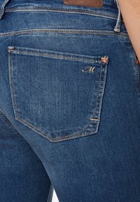 Mavi Vaqueros pitillo - moon washed