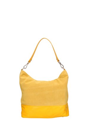 Sac hobo en suede jaune avec un fond en cuir lisse, doté d'une seule sangle et de détails en métal argenté pour la fermeture.