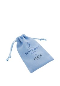 Jasnoniebieski woreczek z ściągaczem z ilustracją Piotrusia Królika oraz napisem "Świat Piotrusia Królika x Fable England" w ciemnoniebieskim kolorze.