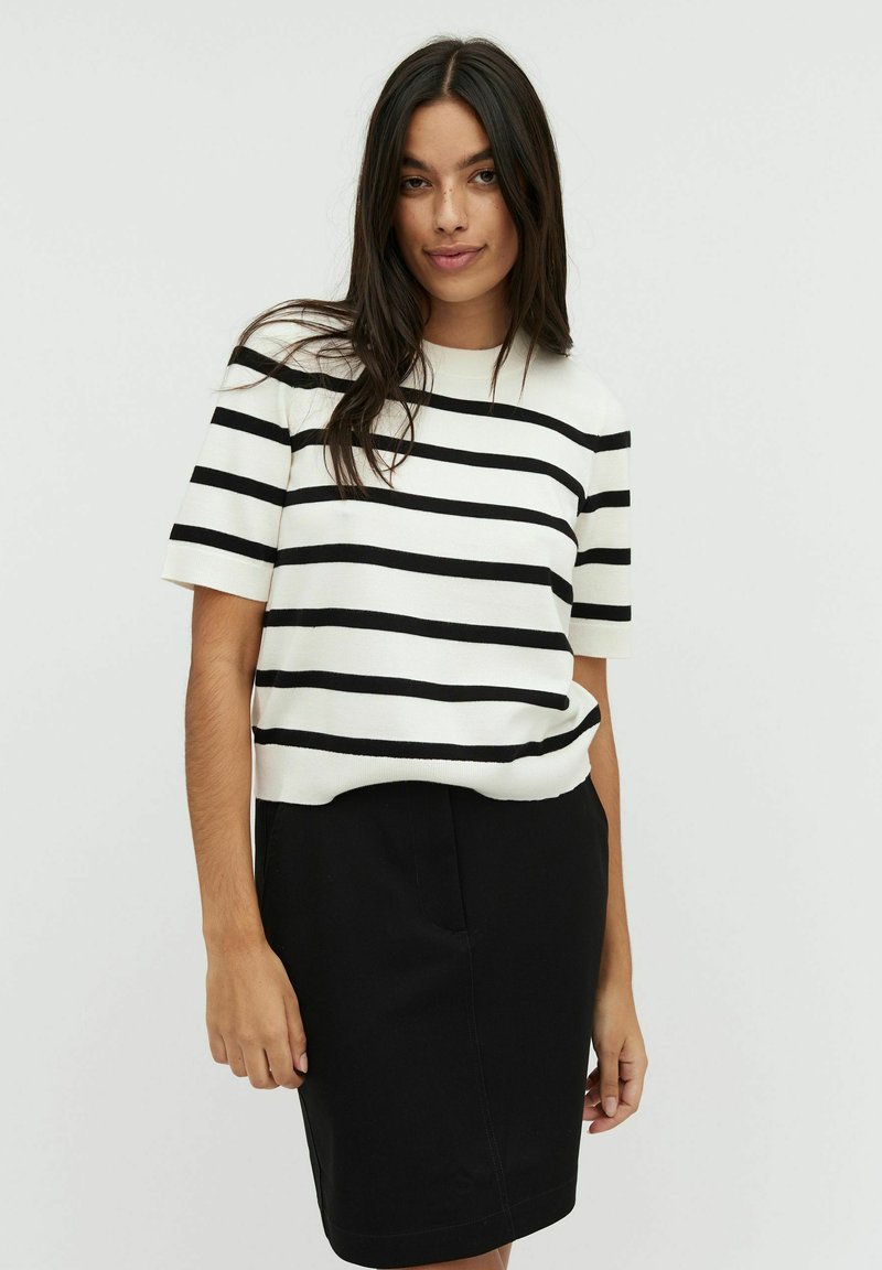 mbyM CARLA - T-shirt med print - sugar black stripe