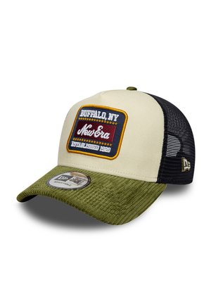 Casquette de baseball en mesh beige et noir avec une visière en velours côtelé vert olive, portant un patch indiquant "Buffalo, NY New Era Established 1920."