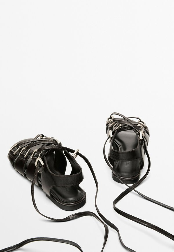 WITH RINGS  - Sandals4