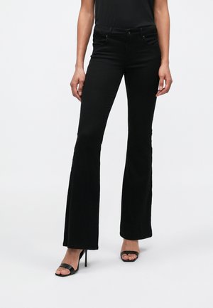 ONLREESE RETRO - Jeans a zampa - black denim