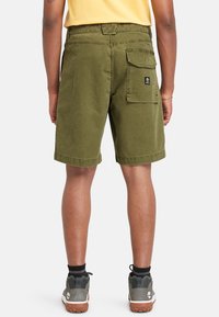 Timberland WASHED STRETCH FATIGUE - Shorts - sphagnum