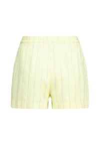 Pantaloni corti giallo chiaro realizzati in un tessuto testurizzato, con sottili strisce verticali blu e una vita elastica.
