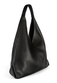 Borsa in pelle nera con un design morbido, texture soffice e due manici allungati per il trasporto. Presenta una forma triangolare alla base.