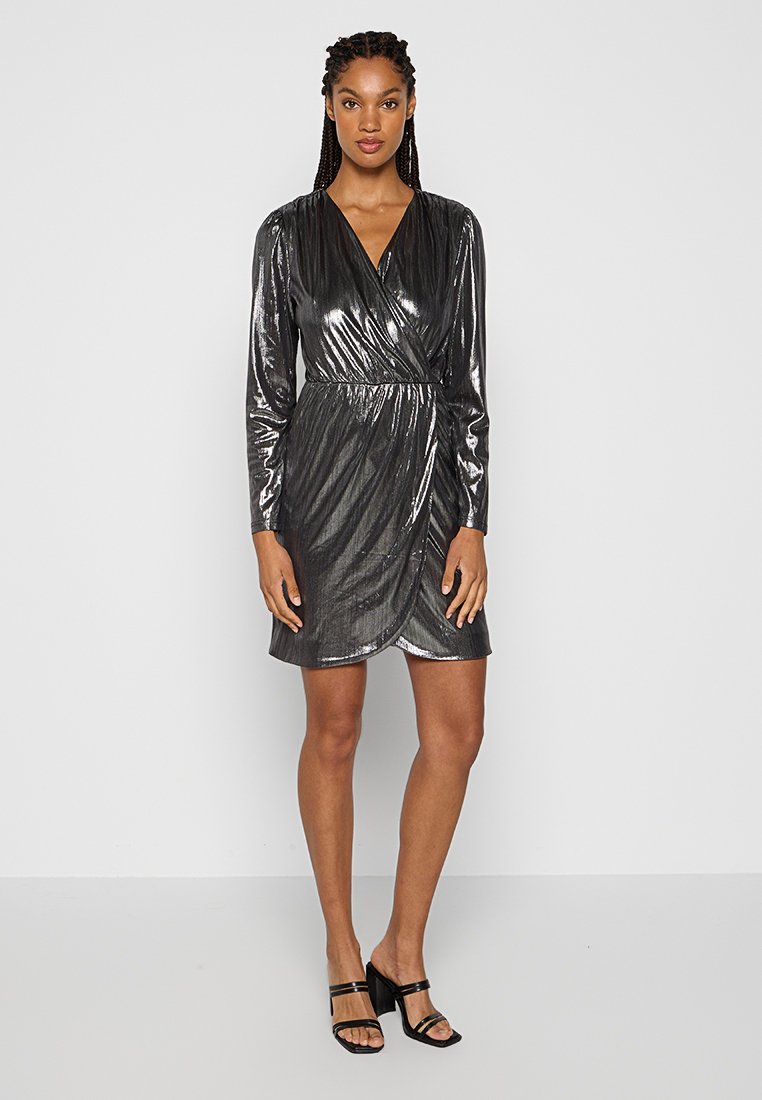 Minus Cocktailjurk zilverkleurig