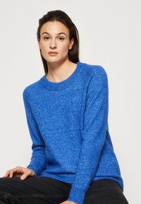 Selected Femme SLFLULU LS O-NECK B NOOS - Pulóver - nebulas blue/melange