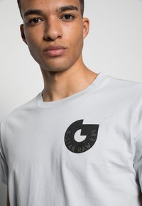 G-STAR LICENCE GRAPHIC R T - T-shirt estampada - compact o micro chip