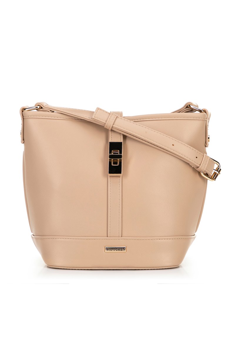 Borsa a secchiello in pelle beige con finitura texturizzata, caratterizzata da una chiusura nera a contrasto e una tracolla regolabile. Inclusi dettagli in metallo dorato.