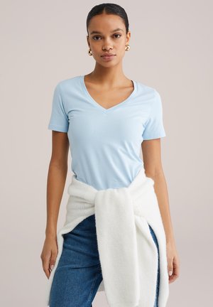 T-Shirt basic - pastel blue
