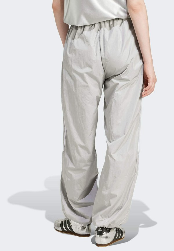 ADICOLOR TEAMGEIST OVERSIZED WIDE - Tracksuit bottoms3