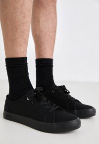AVA C MEN LOW - Tenisky - triple black
