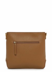 Borsa a tracolla in pelle marrone con superficie texturizzata, forma rettangolare, tasca frontale con zip e dettagli hardware dorati.