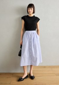 Thumbnail Image 3