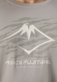 ASICS FUJITRAIL LOGO TOP - Hosszú ujjú felső - moonrock/fellow yellow/oatmeal