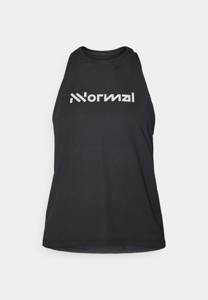 Débardeur de sport noir avec un tissu texturé. Présente un col haut et le texte du logo blanc "Normal" sur le devant. Design sans manches.