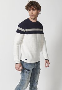 Koroshi Vesta - crudo   off white