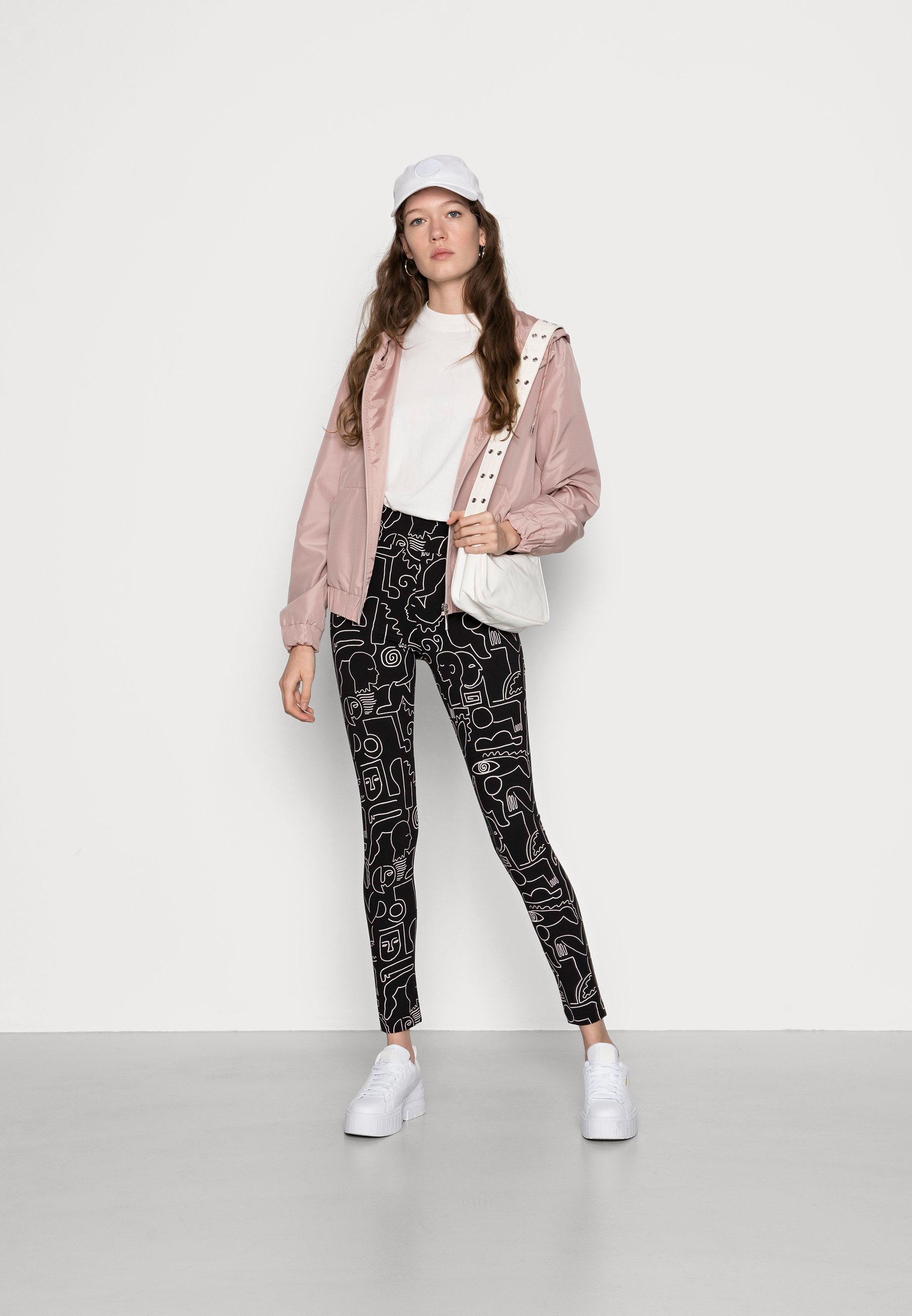 black/off white 