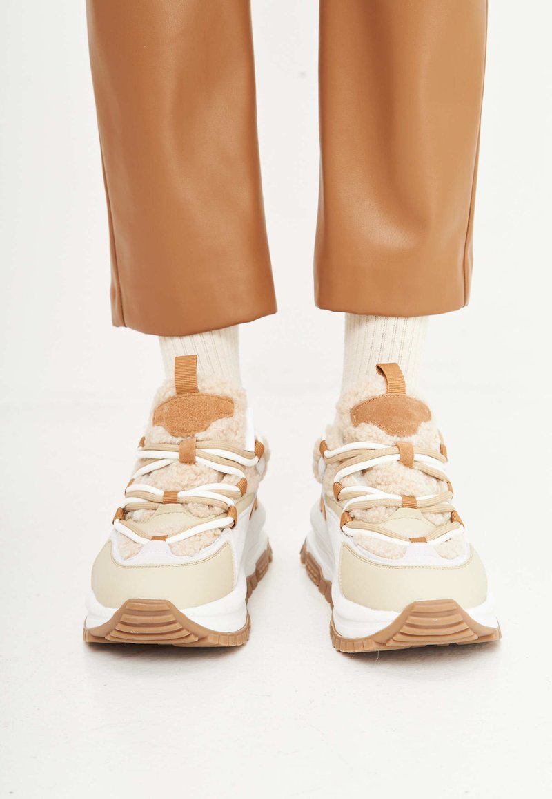 Cesare Gaspari Tenisky - beige