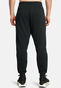 Under Armour UNSTOPPABLE FLEECE - Dresside alumine osa - black