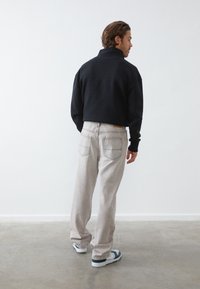 Thumbnail Image 3