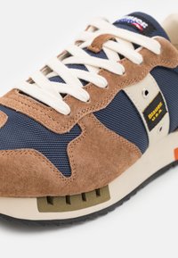 Blauer QUEENS - Sneakers basse - cognac/navy