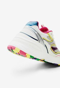 Desigual Baskets basses - white