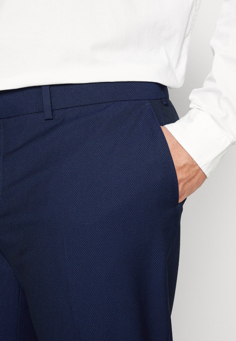 Herren Komplettanzüge | Isaac Dewhirst THE TUXEDO DESIGN Anzug navy/dunkelblau - JH34137 Herren Komplettanzüge | Isaac Dewhirst THE TUXEDO DESIGN Anzug navy/dunkelblau - JH34137