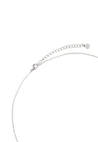 Srebrny naszyjnik z minimalistycznym wzorem, wyposażony w zapięcie oraz regulowany przedłużacz z okrągłymi ogniwami.