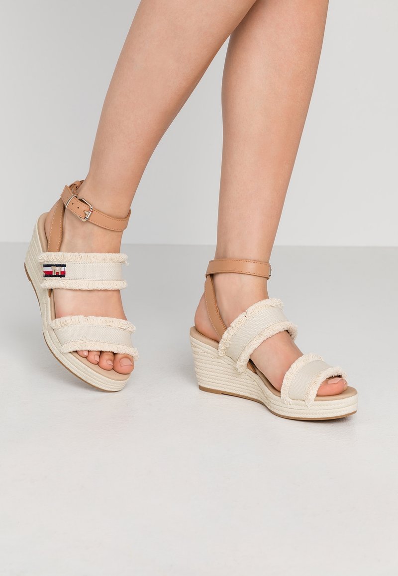 Tommy Hilfiger Sandály na platformě - off-white