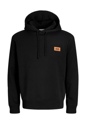 Sweat à capuche noir avec cordons à l’avant et petit logo rectangulaire orange sur la poitrine indiquant Jack & Jones.