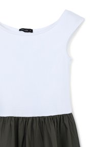Thumbnail Image 6