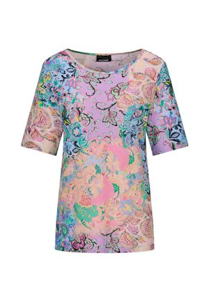 Damen-T-Shirt mit kurzen Ärmeln und bunten Blumen- und Paisley-Mustern in Pastelltönen von Pink, Lila, Blau und Grün.