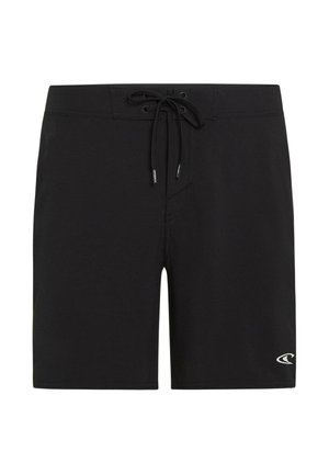 Czarne kąpielówki z elastycznego materiału, z regulowanym paskiem w pasie na sznurek oraz boczną kieszenią z małym logo. Klasyczny krój, długość do kolan.