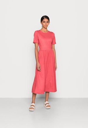 MIDIKLEID EXPLISSEE - Žerzejové šaty - rot