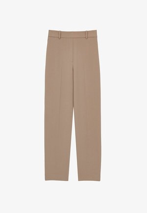 Beige skræddersyede bukser med lige ben, der har en plisseret front, bæltestropper og subtile syninger. Glat, letvægtigt stof.